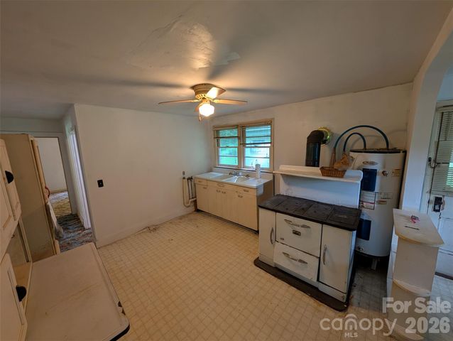 1327 NC 80 Highway, Bakersville, NC 28705