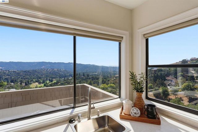 506 Oakshire Place, Alamo, CA 94507