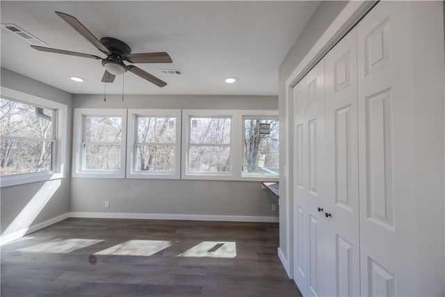 17 Dillow Drive, Bella Vista, AR 72714