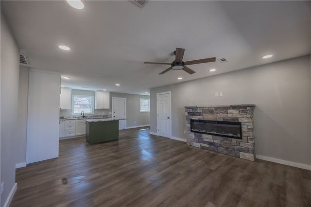 17 Dillow Drive, Bella Vista, AR 72714