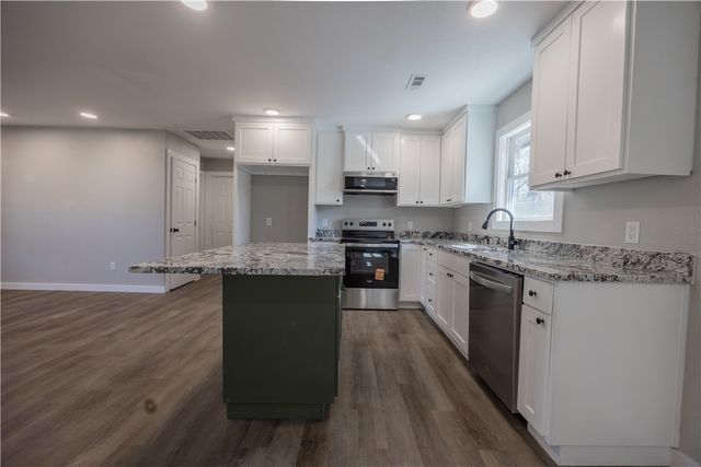 17 Dillow Drive, Bella Vista, AR 72714