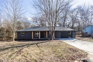 17 Dillow Drive, Bella Vista, AR 72714