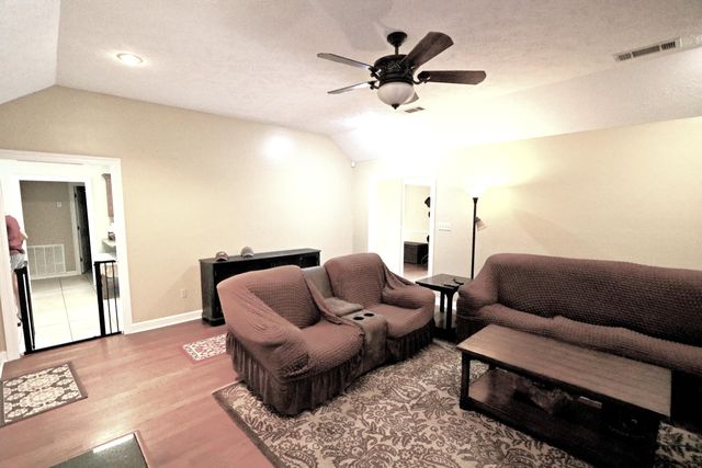 54 Old Hwy 15, Laurel, MS 39443