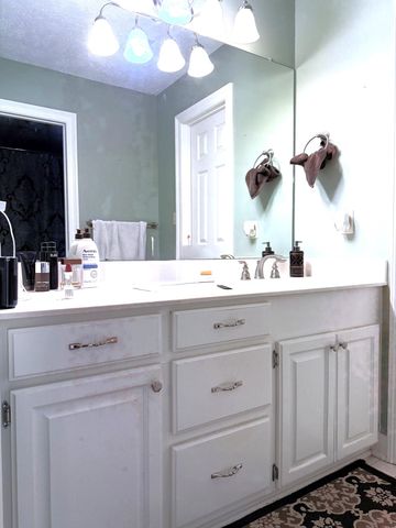 54 Old Hwy 15, Laurel, MS 39443