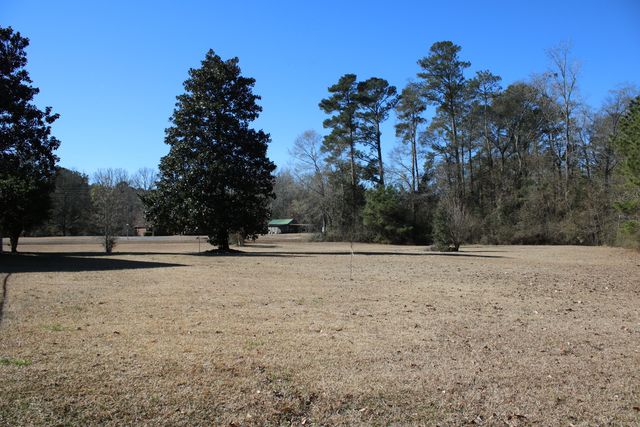 54 Old Hwy 15, Laurel, MS 39443