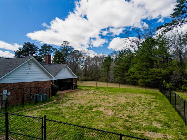 54 Old Hwy 15, Laurel, MS 39443