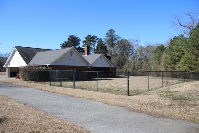 54 Old Hwy 15, Laurel, MS 39443