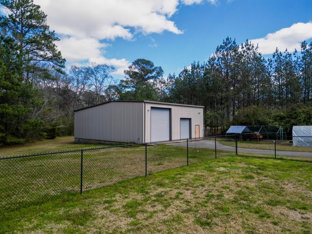 54 Old Hwy 15, Laurel, MS 39443