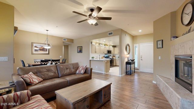 20121 N 76TH Street 1047, Scottsdale, AZ 85255