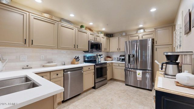 20121 N 76TH Street 1047, Scottsdale, AZ 85255