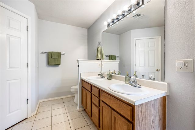 819 Tunbridge Drive, Bentonville, AR 72712