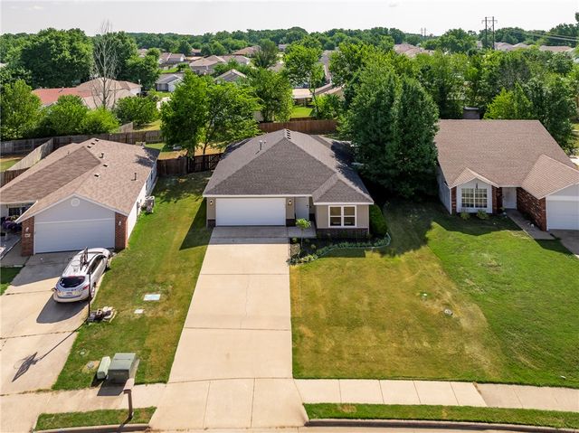 819 Tunbridge Drive, Bentonville, AR 72712