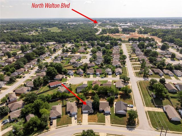 819 Tunbridge Drive, Bentonville, AR 72712
