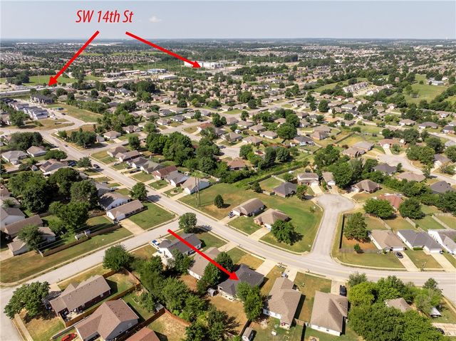 819 Tunbridge Drive, Bentonville, AR 72712