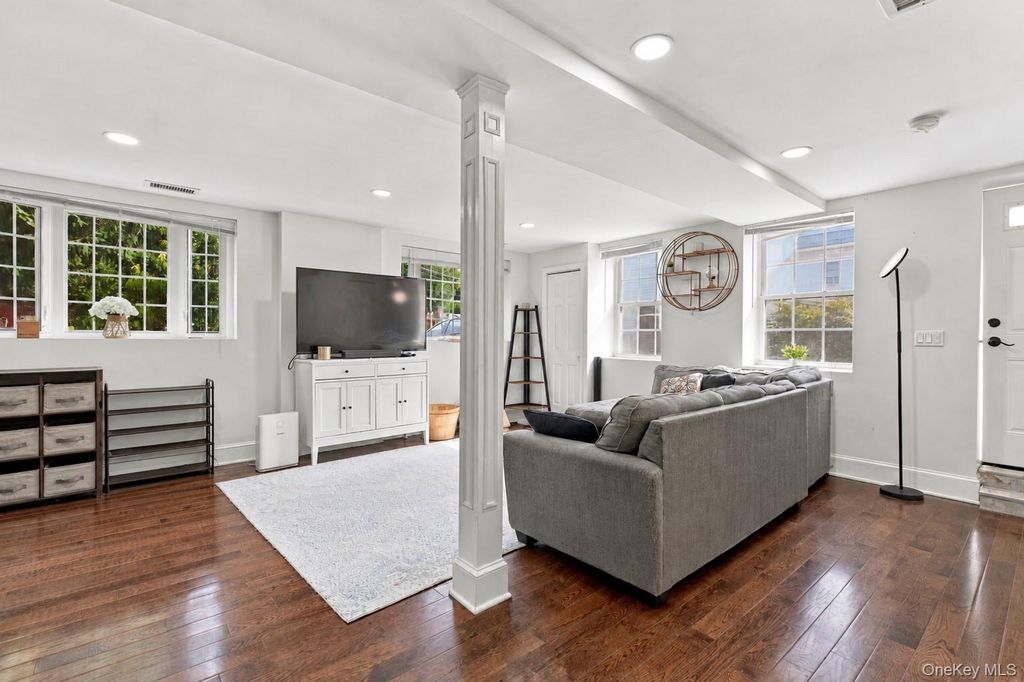 129 Winthrop Avenue, Elmsford, NY 10523 — photo 4
