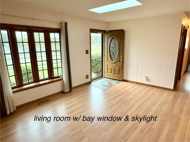 803 E Streamwood Boulevard, Streamwood, IL 60107