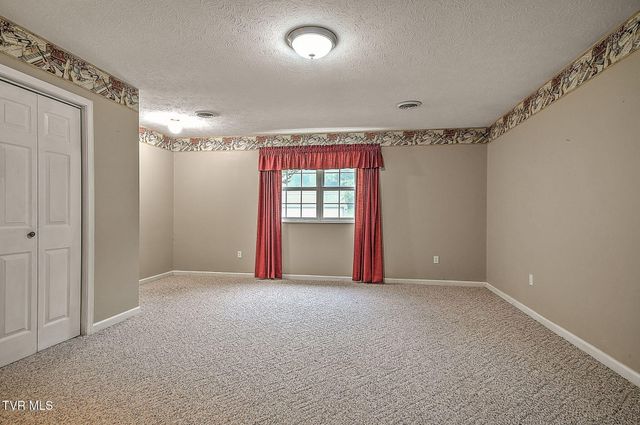 1520 Meadow Lane Circle, Morristown, TN 37813