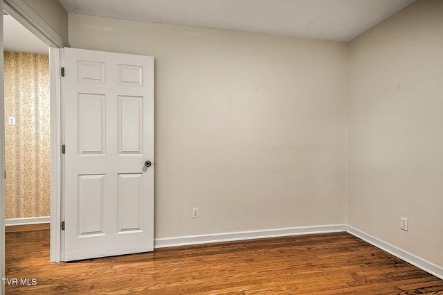1520 Meadow Lane Circle, Morristown, TN 37813