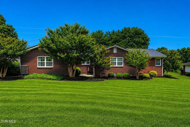 1520 Meadow Lane Circle, Morristown, TN 37813