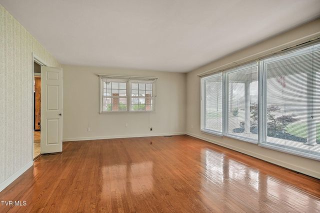 1520 Meadow Lane Circle, Morristown, TN 37813
