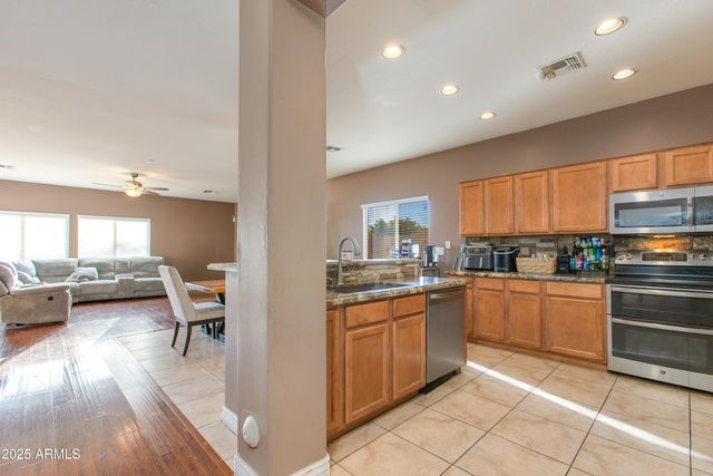 3751 W WHITMAN Drive, Anthem, AZ 85086