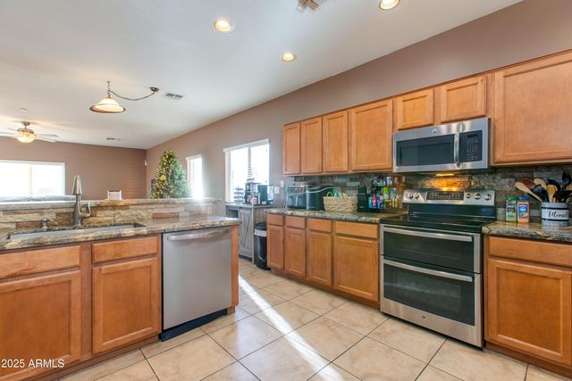 3751 W WHITMAN Drive, Anthem, AZ 85086