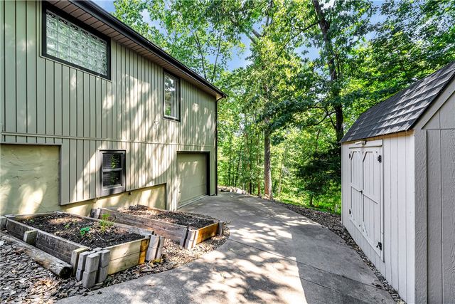 8 Brucker Drive, Bella Vista, AR 72715