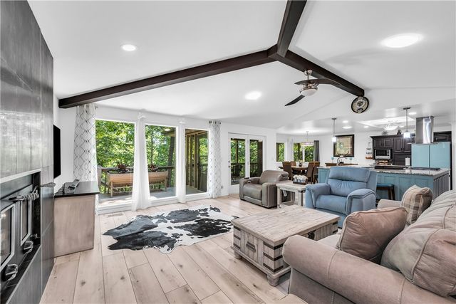 8 Brucker Drive, Bella Vista, AR 72715