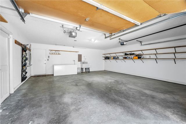 8 Brucker Drive, Bella Vista, AR 72715