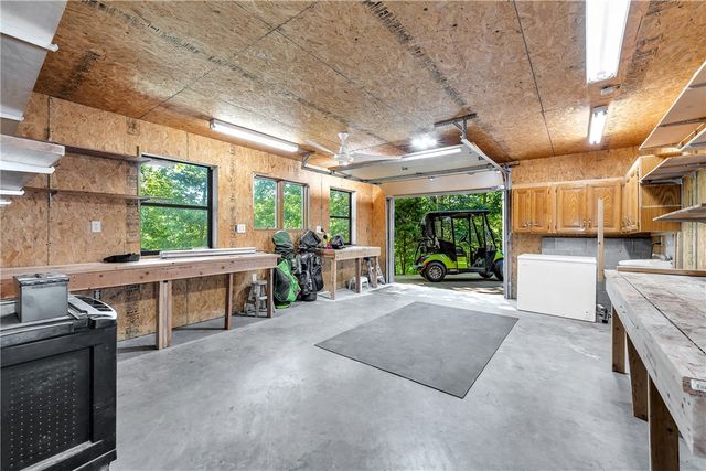 8 Brucker Drive, Bella Vista, AR 72715