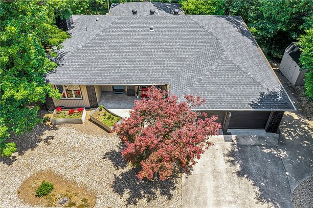 8 Brucker Drive, Bella Vista, AR 72715