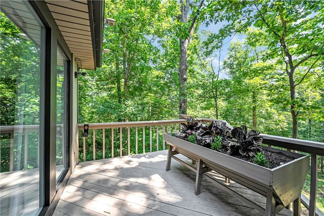 8 Brucker Drive, Bella Vista, AR 72715