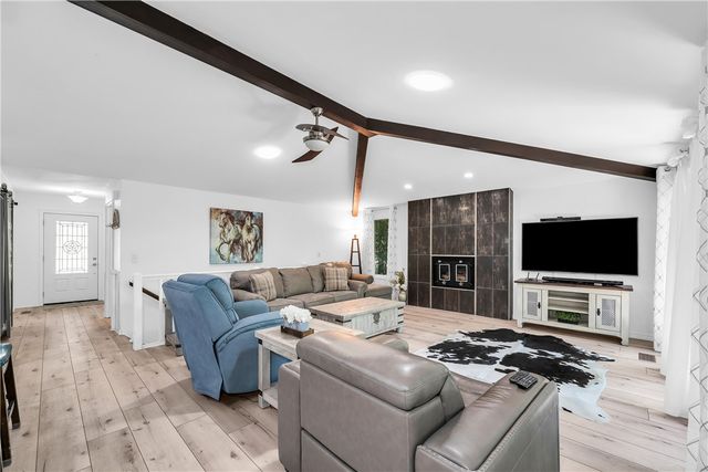 8 Brucker Drive, Bella Vista, AR 72715