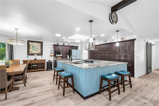 8 Brucker Drive, Bella Vista, AR 72715