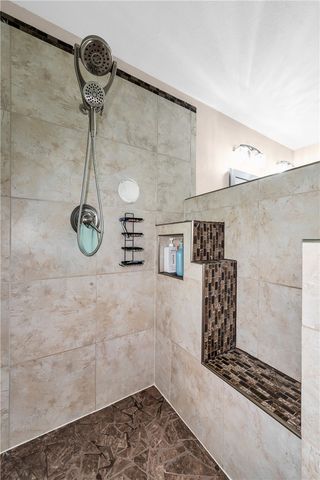 8 Brucker Drive, Bella Vista, AR 72715