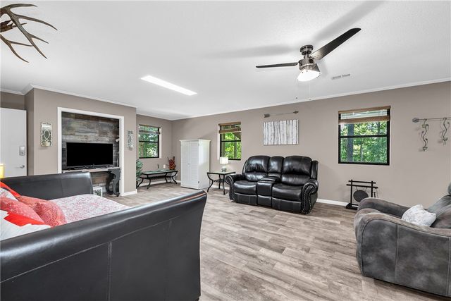 8 Brucker Drive, Bella Vista, AR 72715