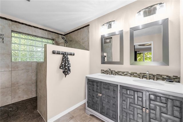 8 Brucker Drive, Bella Vista, AR 72715