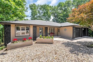 8 Brucker Drive, Bella Vista, AR 72715