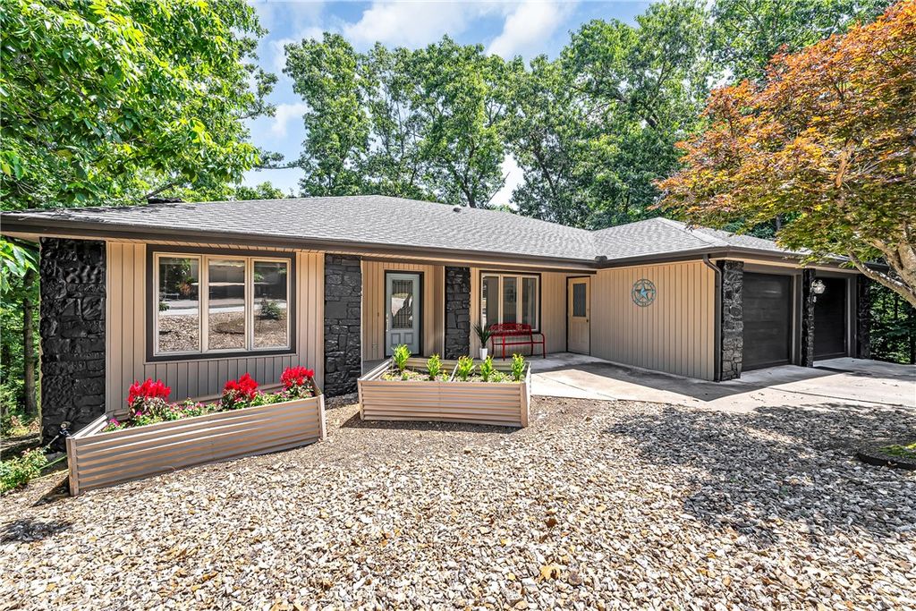 8 Brucker Drive, Bella Vista, AR 72715