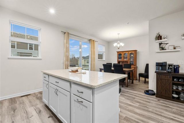 775 Roselyn Drive, Victoria, MN 55386