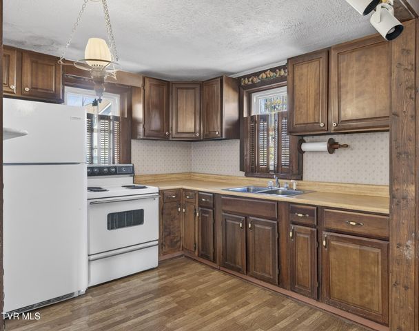 22120 Big Bass Camp Road Road, Abingdon, VA 24211