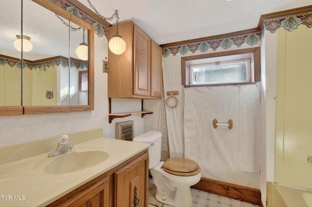 22120 Big Bass Camp Road Road, Abingdon, VA 24211