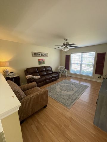 2885 Sutherland Dr, Thompsons Station, TN 37179