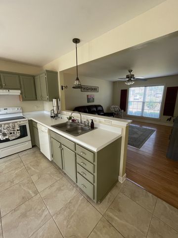 2885 Sutherland Dr, Thompsons Station, TN 37179