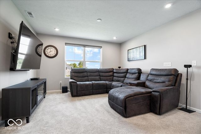 6915 Seabiscuit Road, Whitestown, IN 46075