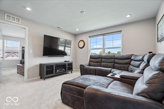 6915 Seabiscuit Road, Whitestown, IN 46075