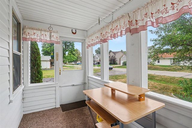 2901 Hartline Drive, Rochester Hills, MI 48309