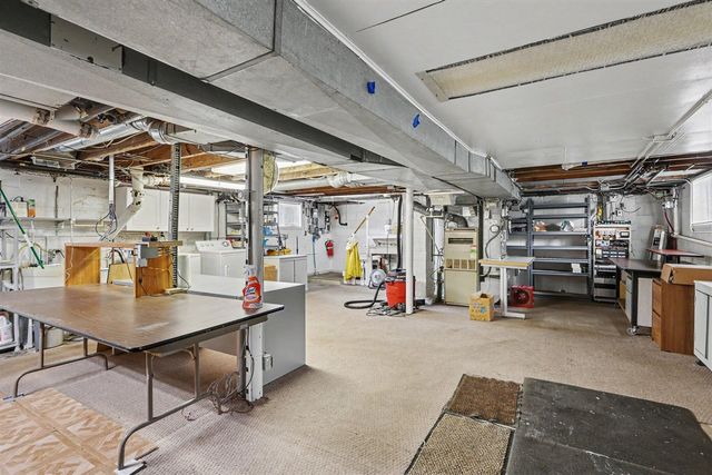 2901 Hartline Drive, Rochester Hills, MI 48309