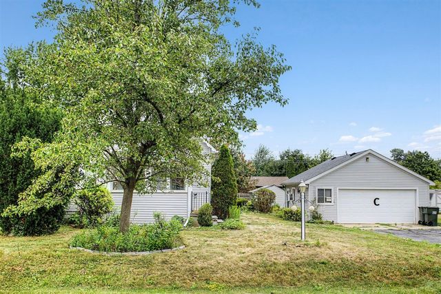 2901 Hartline Drive, Rochester Hills, MI 48309