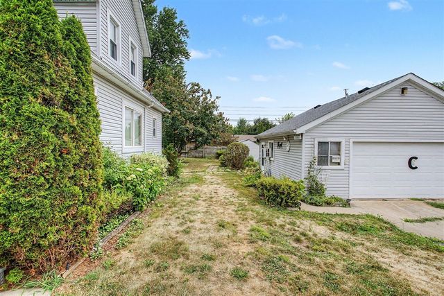 2901 Hartline Drive, Rochester Hills, MI 48309